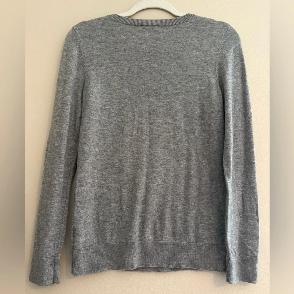 Talbots Polar Bear Sweater Soft Lightweight Cozy Gray Red Lambswool Size Small - Picture 8 of 8
